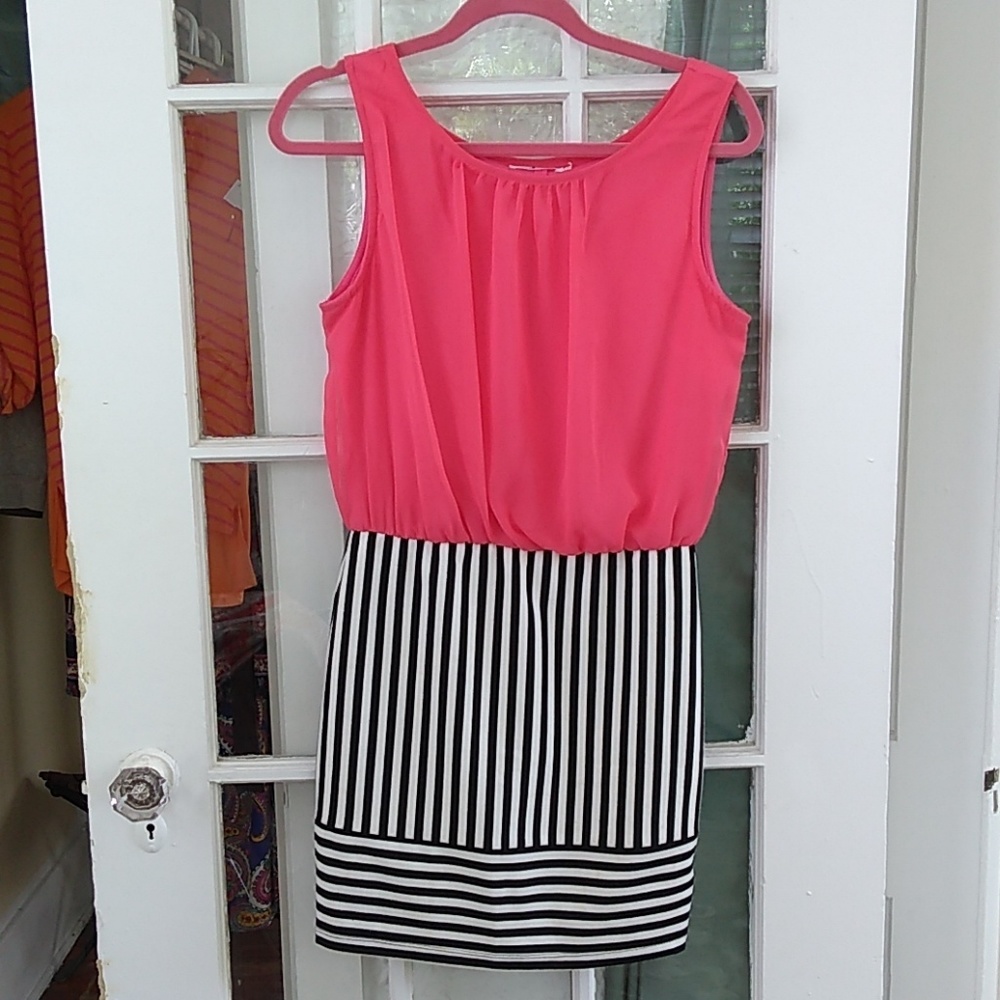 Shappire Dolls sleevesless  dress
